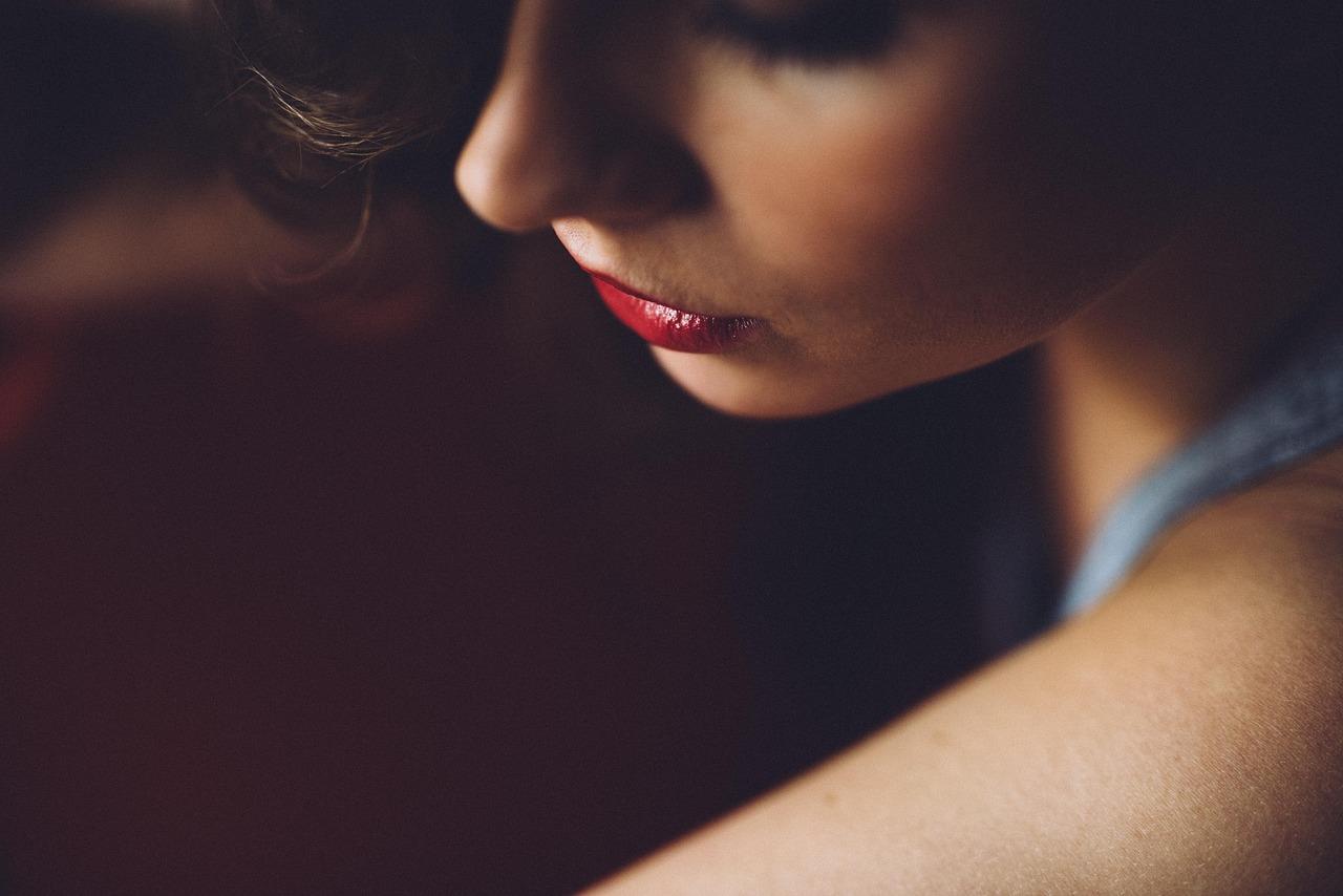 Batom Vermelho e Cigarros