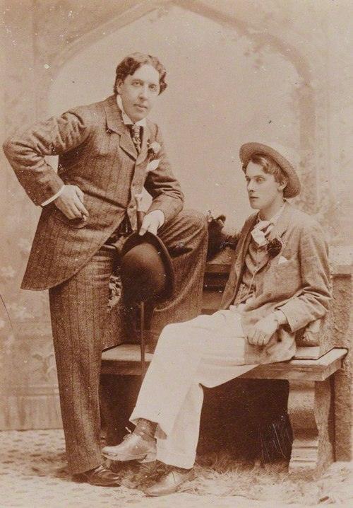 Oscar Wilde e Alfred Douglas em 1893.