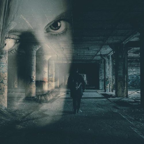 Algo me Chama. Amores à distância e que sonham com a pessoa amada.