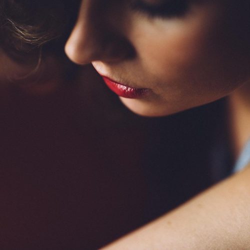 Batom Vermelho e Cigarros