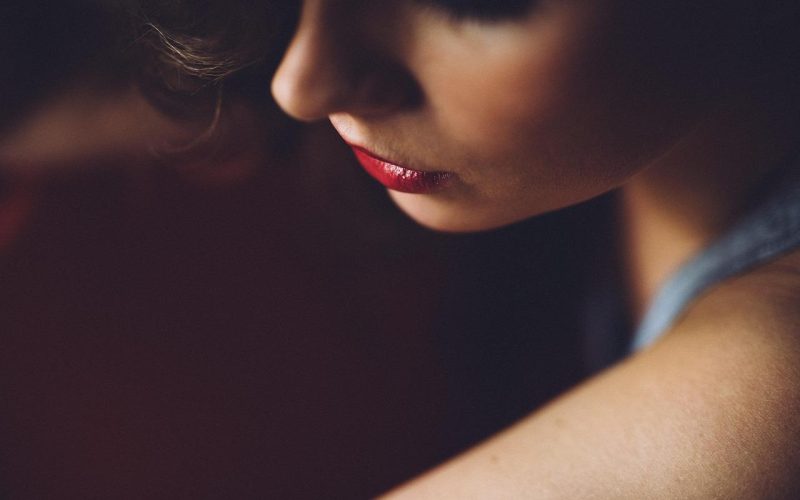 Batom Vermelho e Cigarros