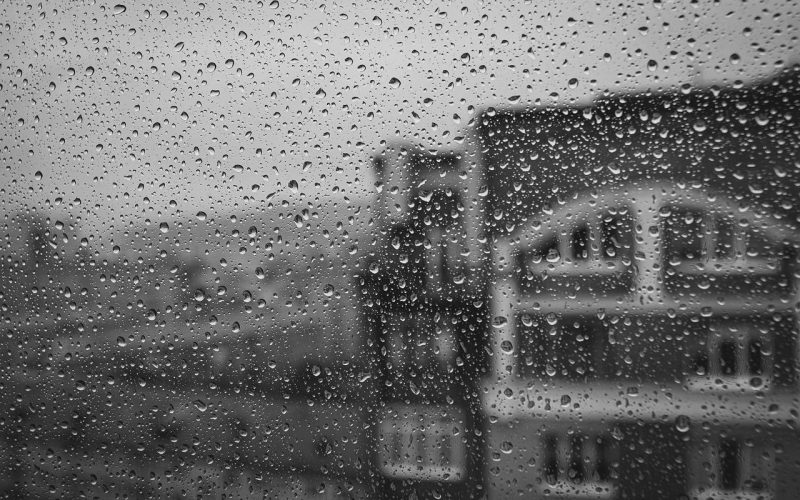 Chove Sem Parar. Devaneios sobre o fim do expediente depois de um dia chuvoso e cansativo.